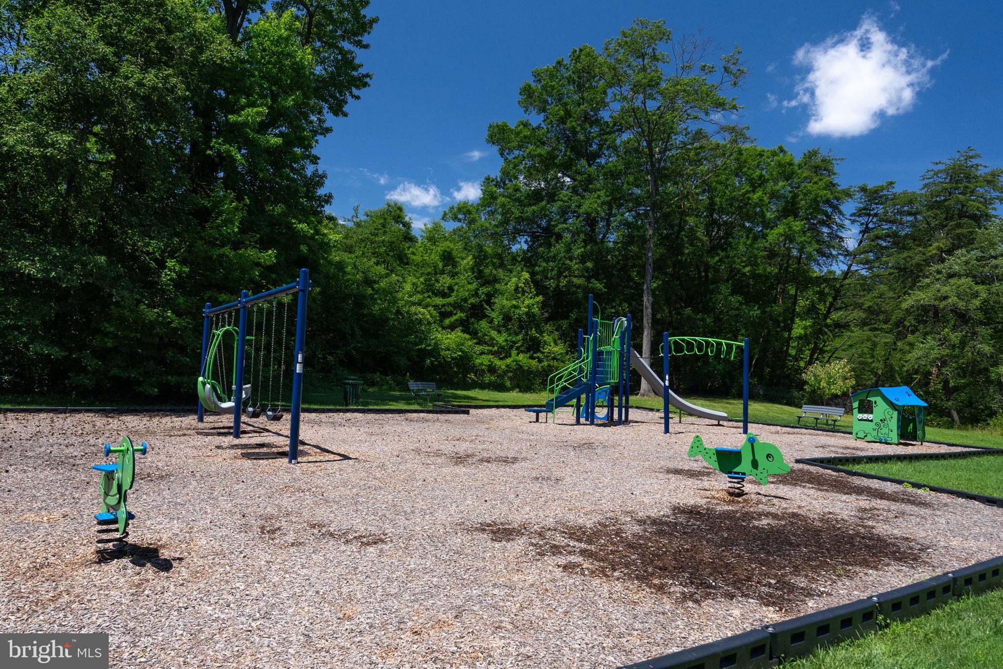 RIVER TOWERS - Residential