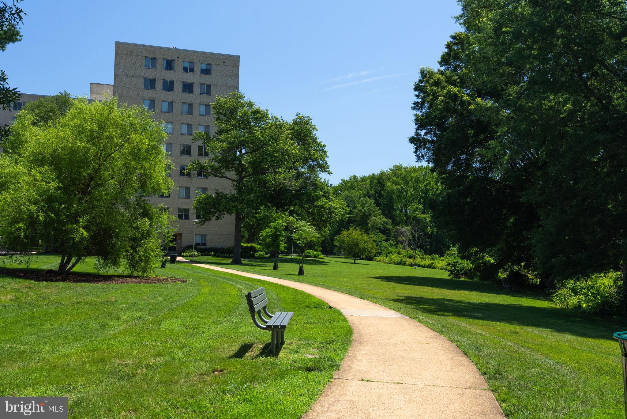 RIVER TOWERS - Residential