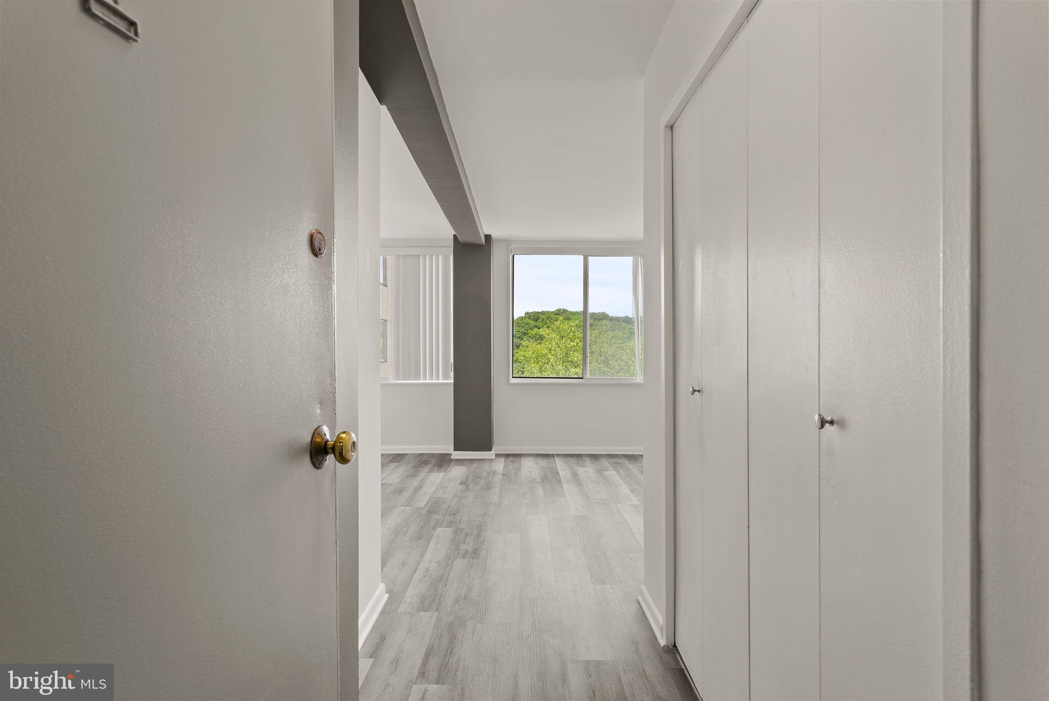 RIVER TOWERS - Residential