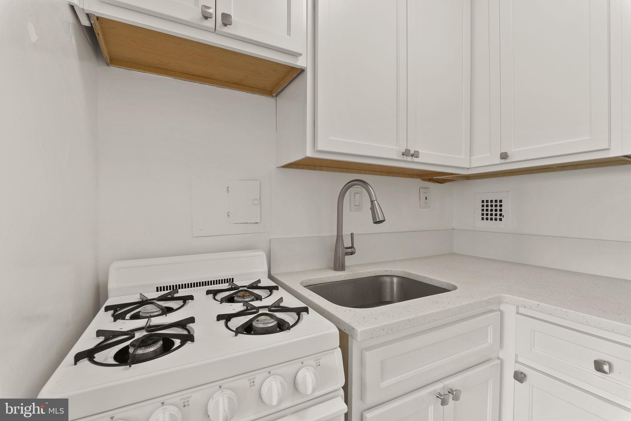 RIVER TOWERS - Residential