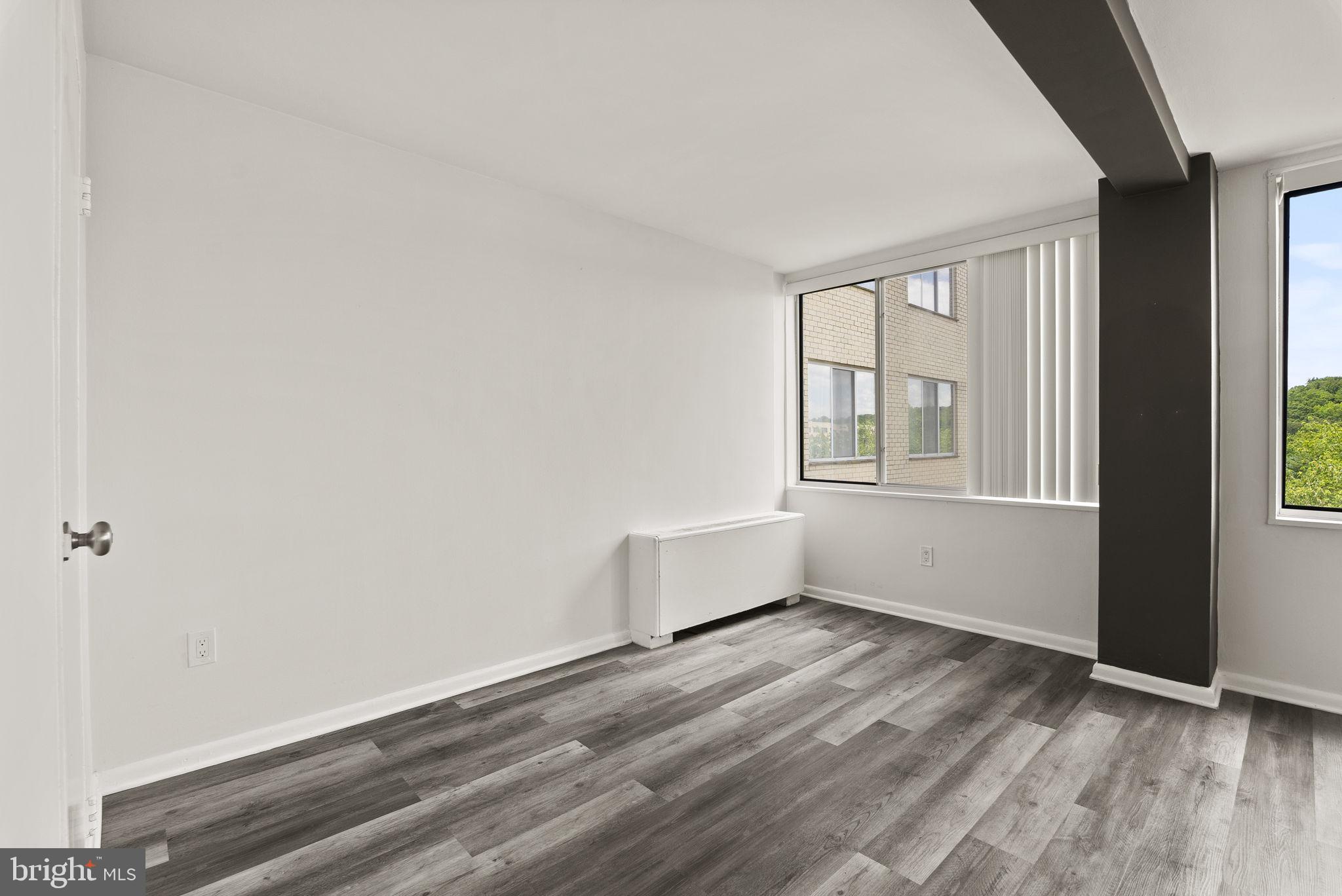 RIVER TOWERS - Residential