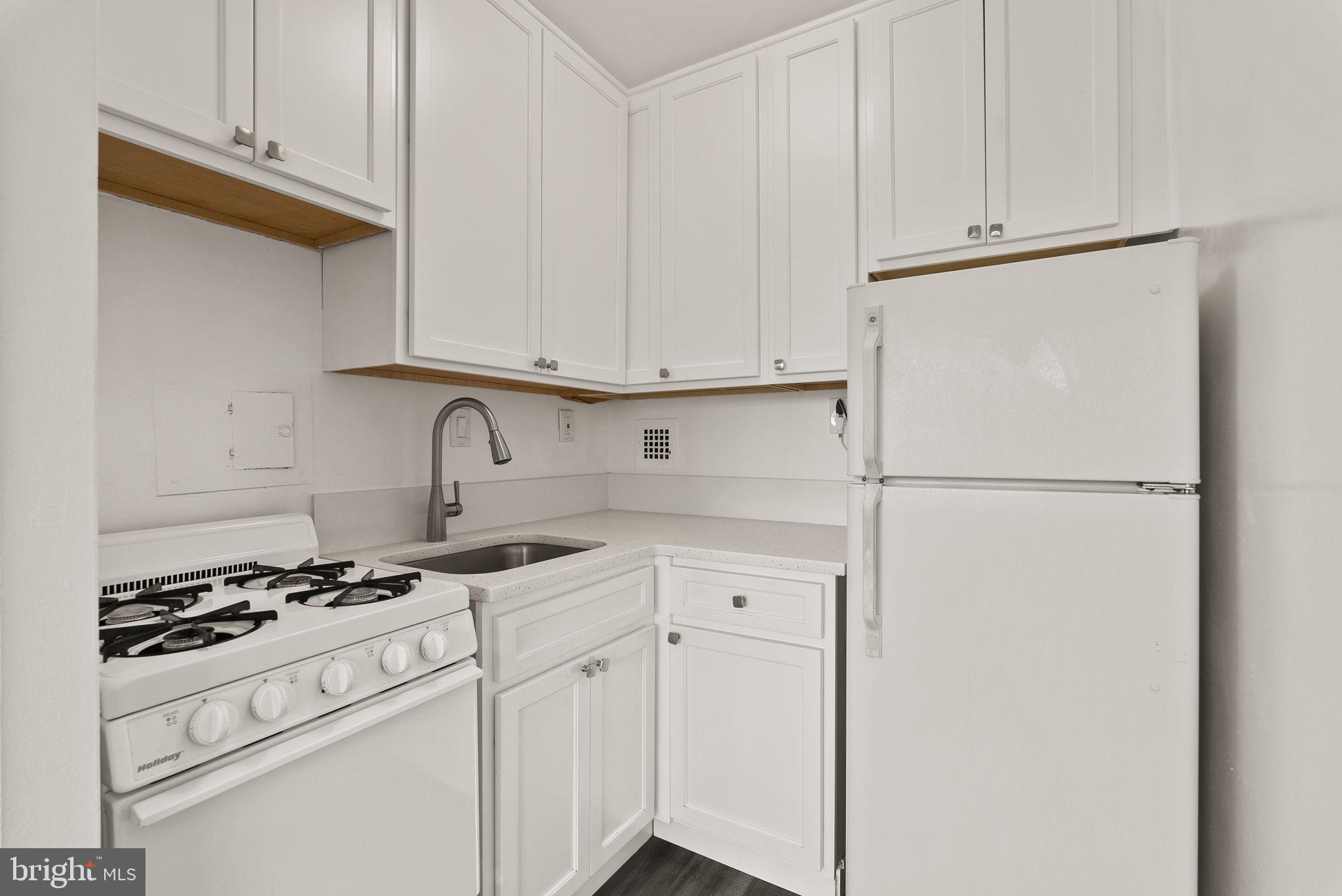 RIVER TOWERS - Residential