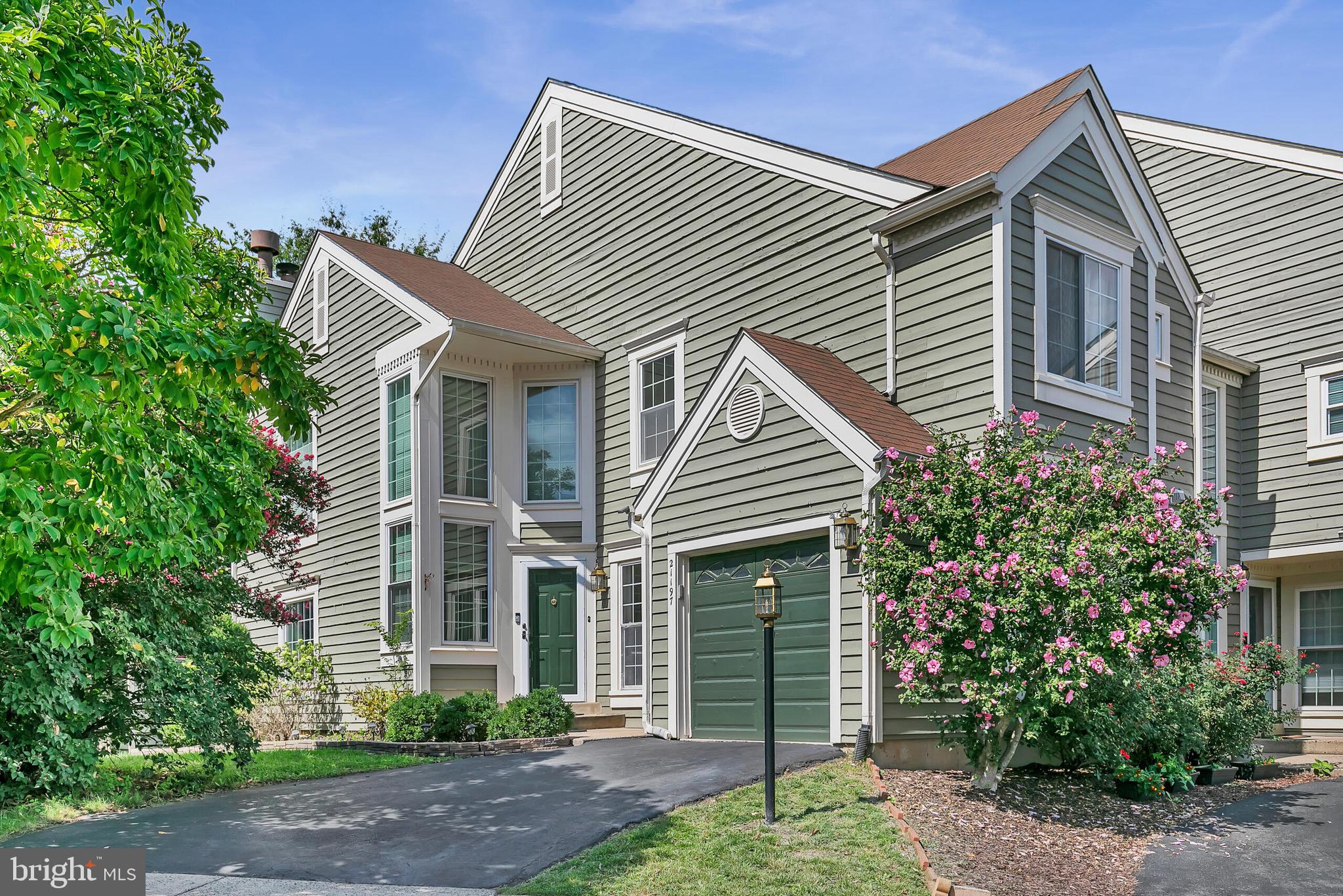 ASHBURN FARM - Residential Lease