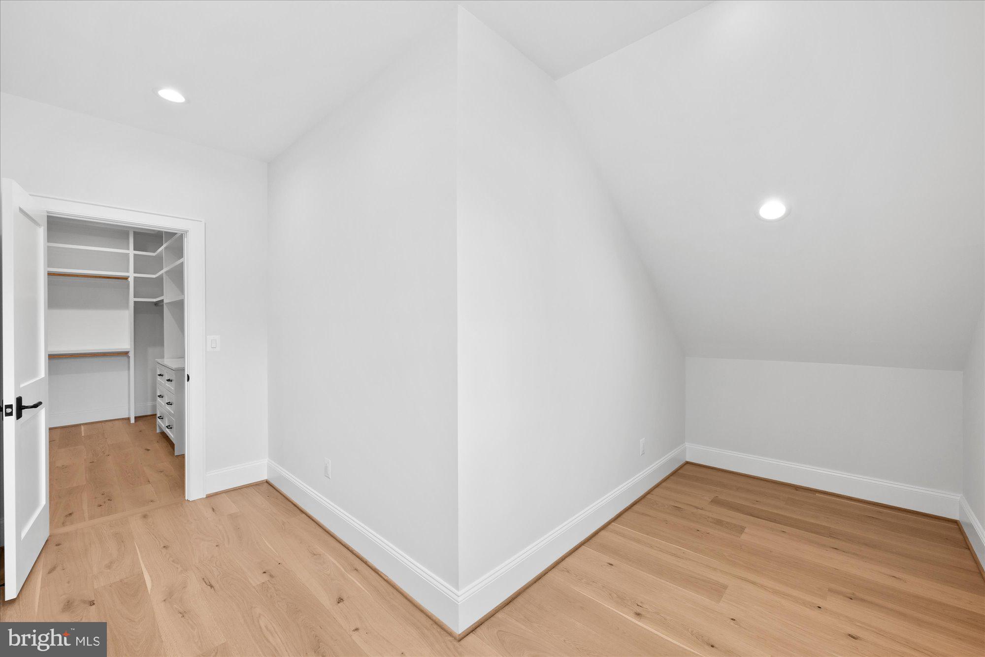 MONTOUR HEIGHTS - Residential