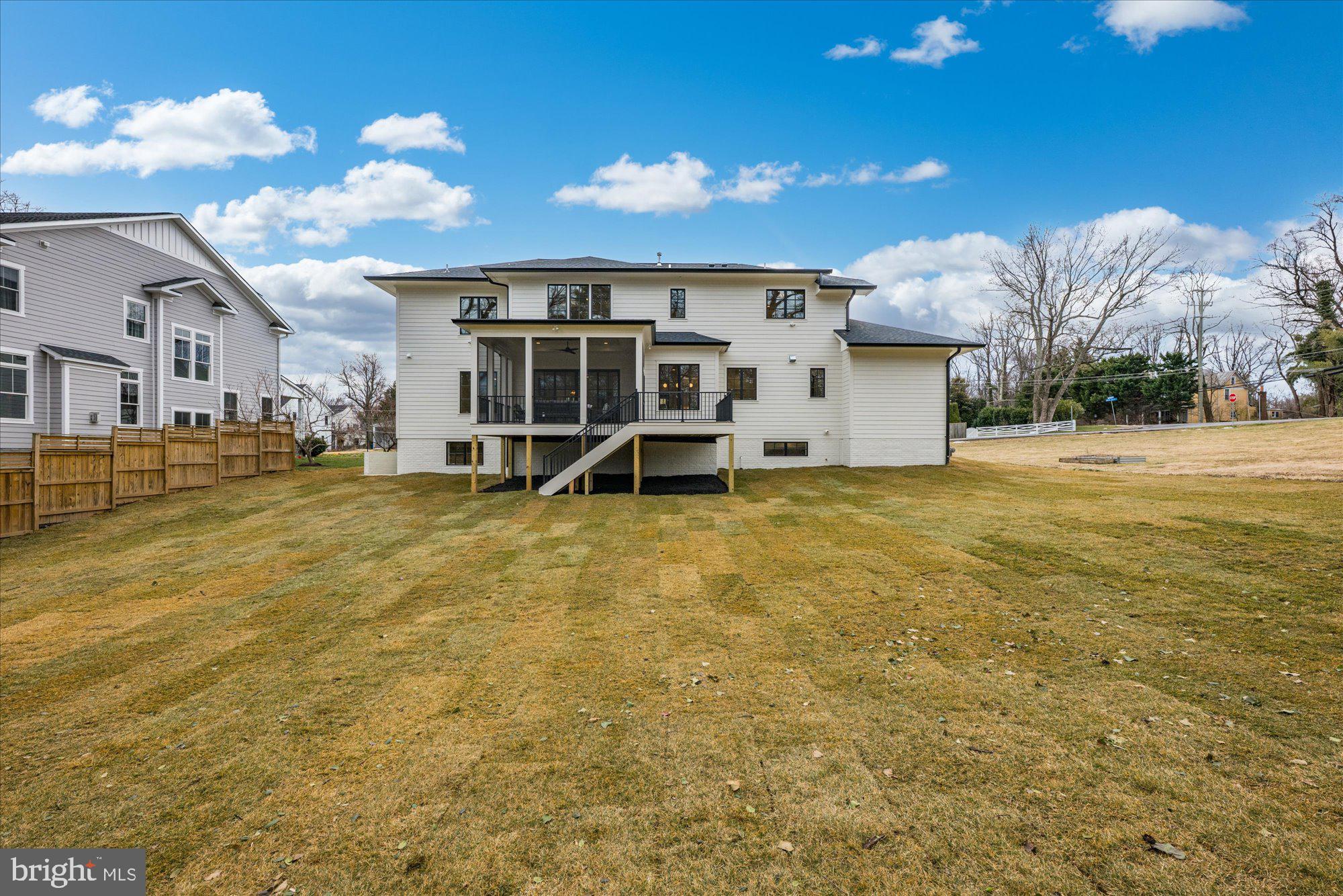 MONTOUR HEIGHTS - Residential