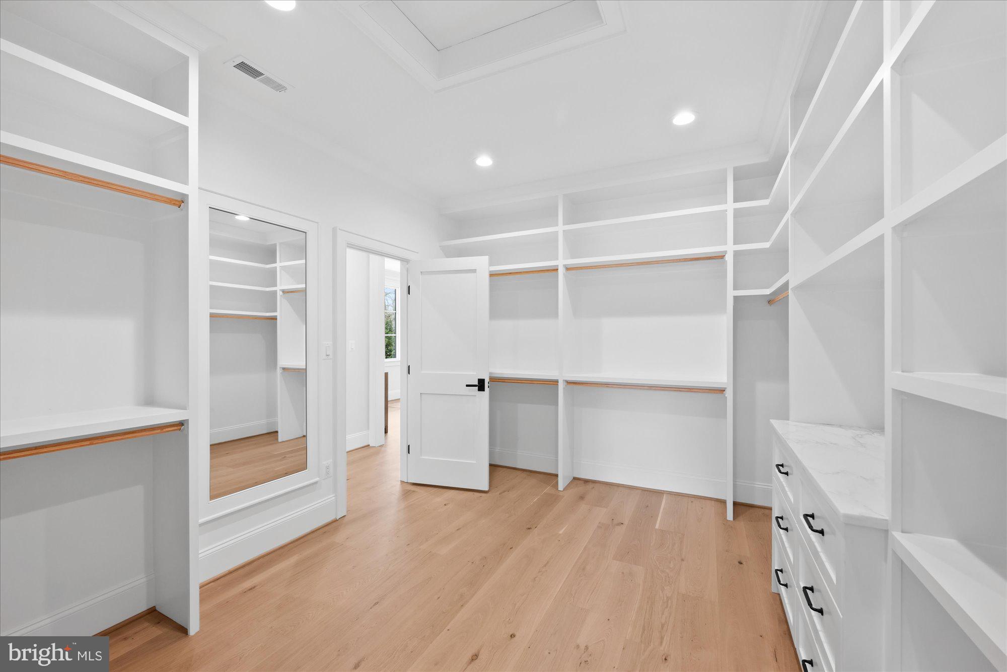 MONTOUR HEIGHTS - Residential