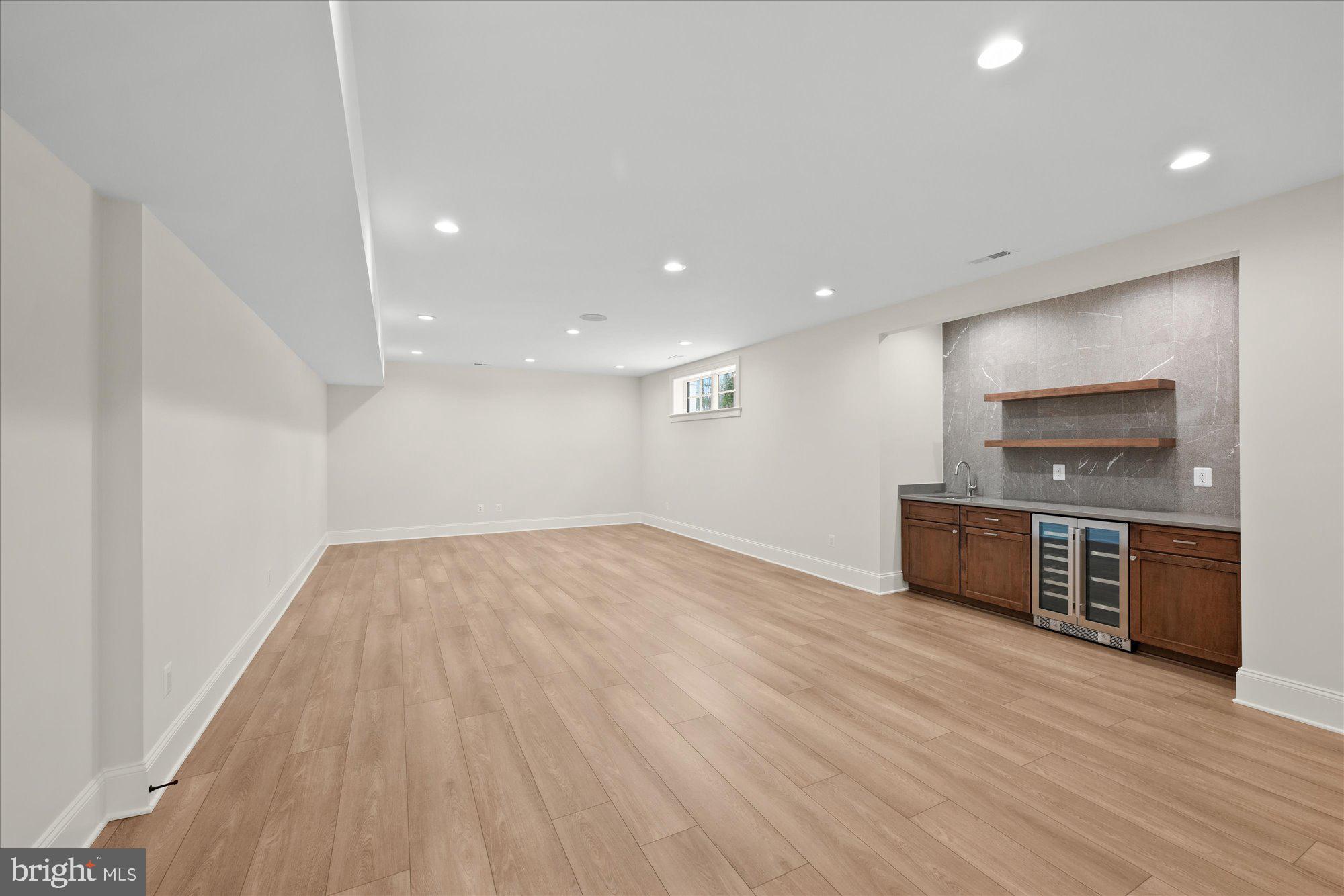 MONTOUR HEIGHTS - Residential