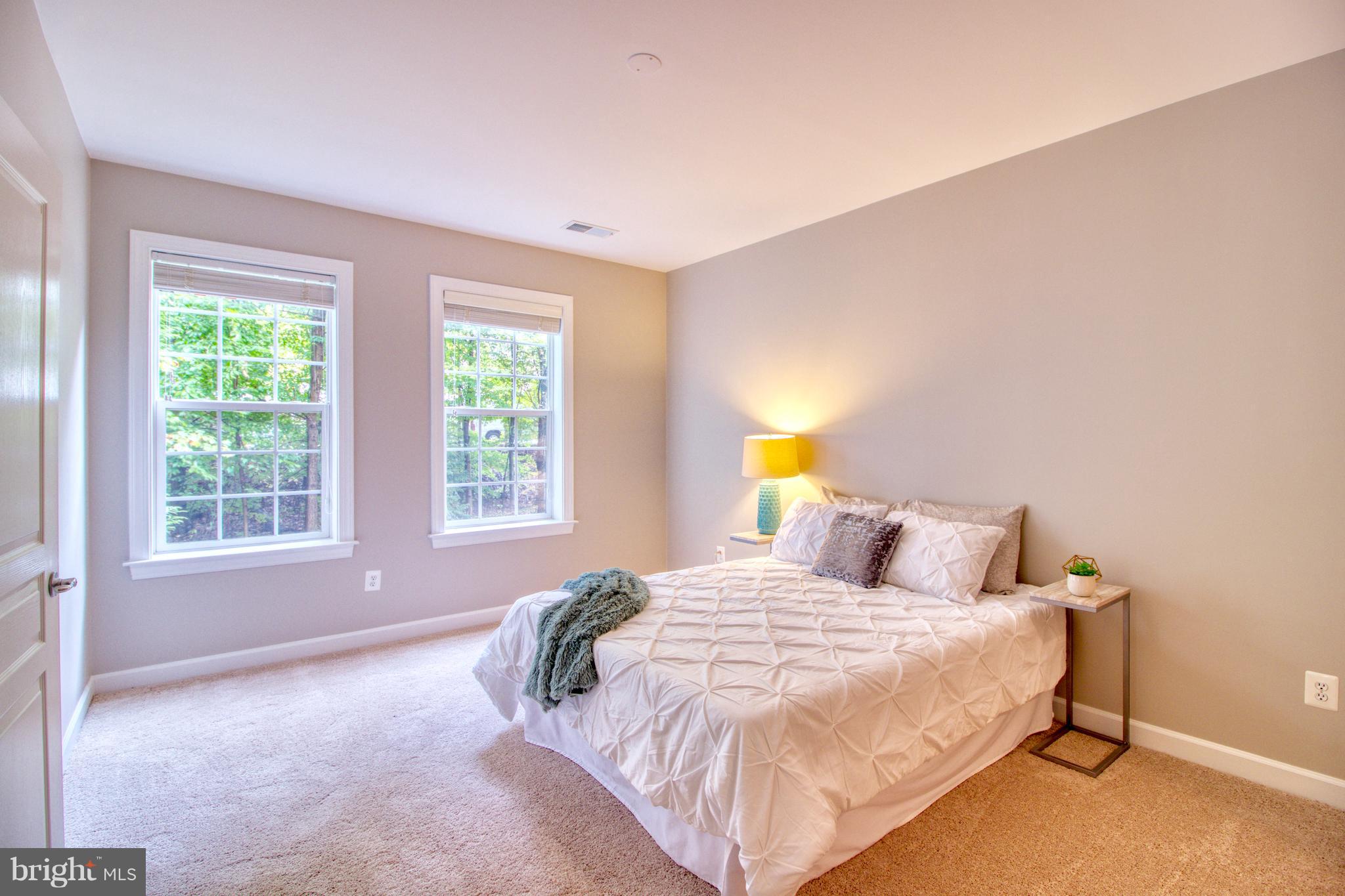 HIDDENBROOK - Residential