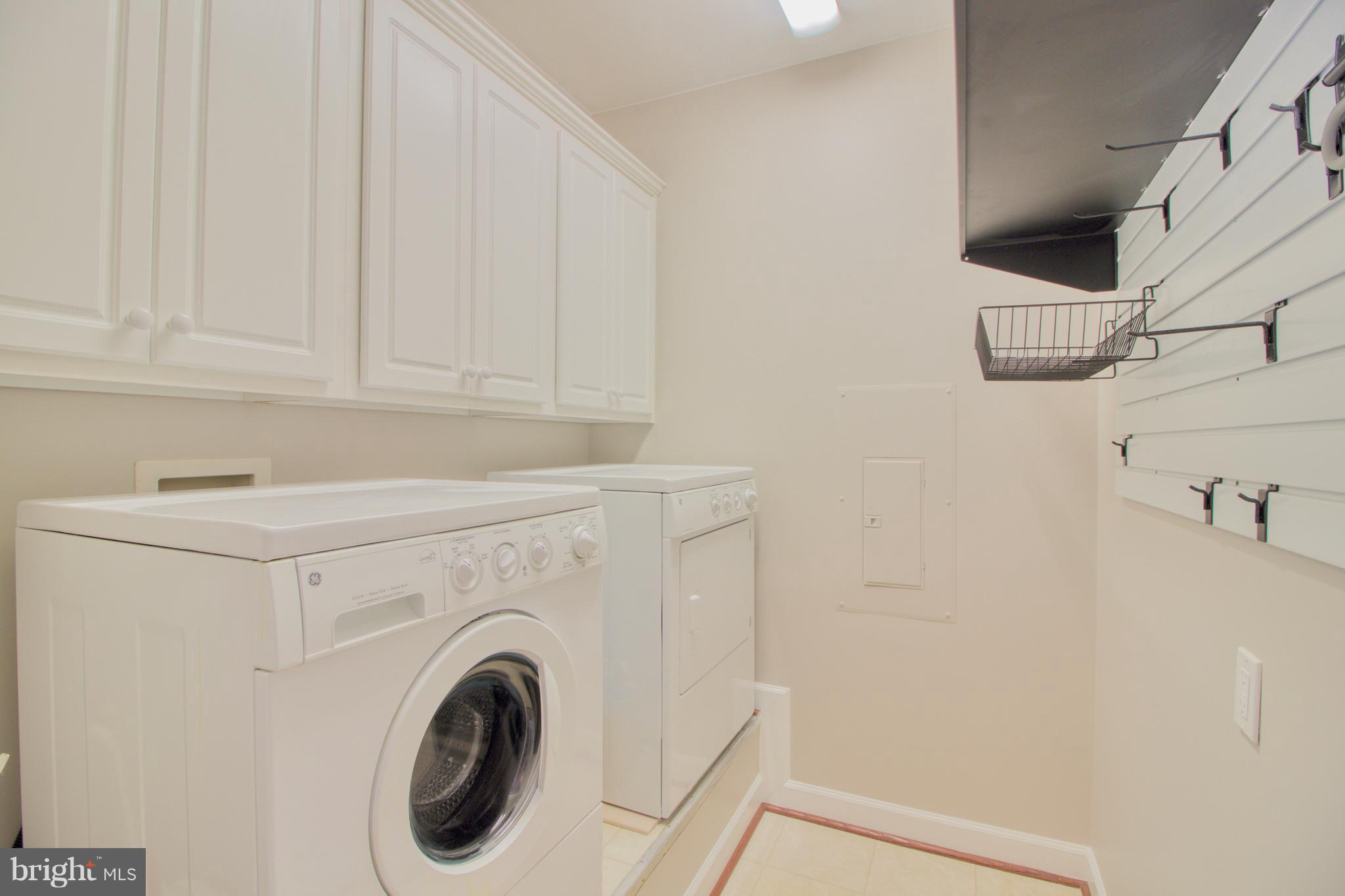 HIDDENBROOK - Residential