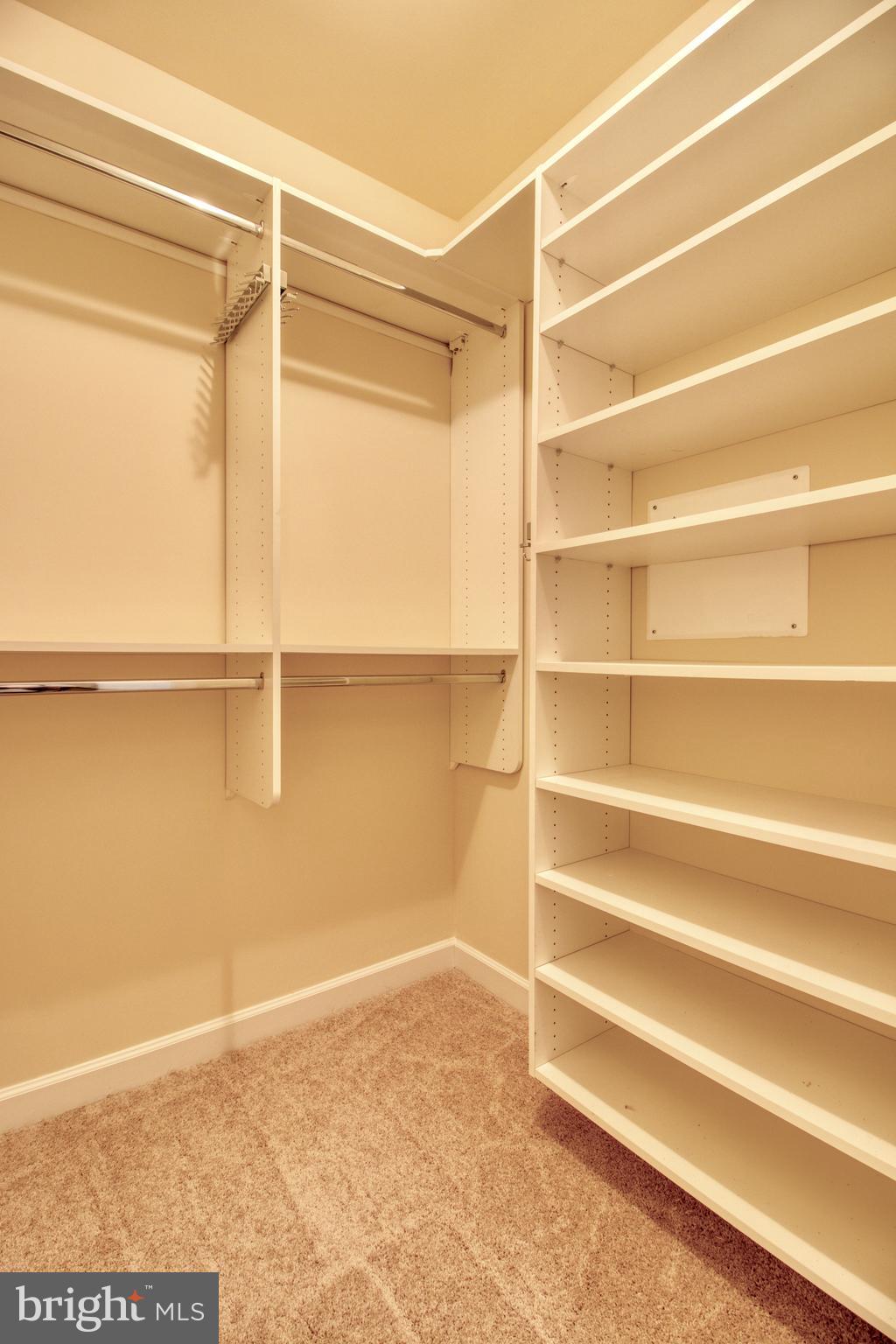 HIDDENBROOK - Residential