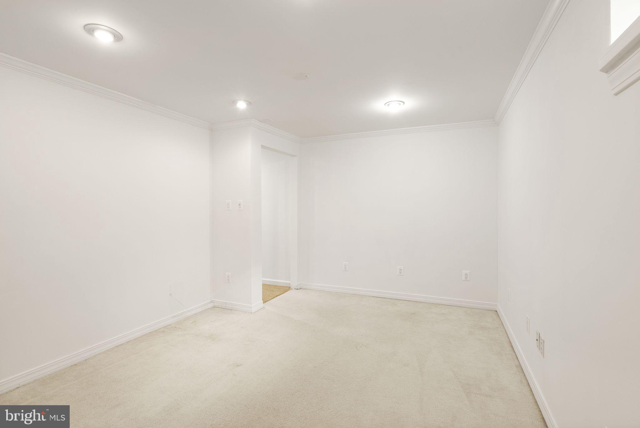 ASHBURN FARM - Residential