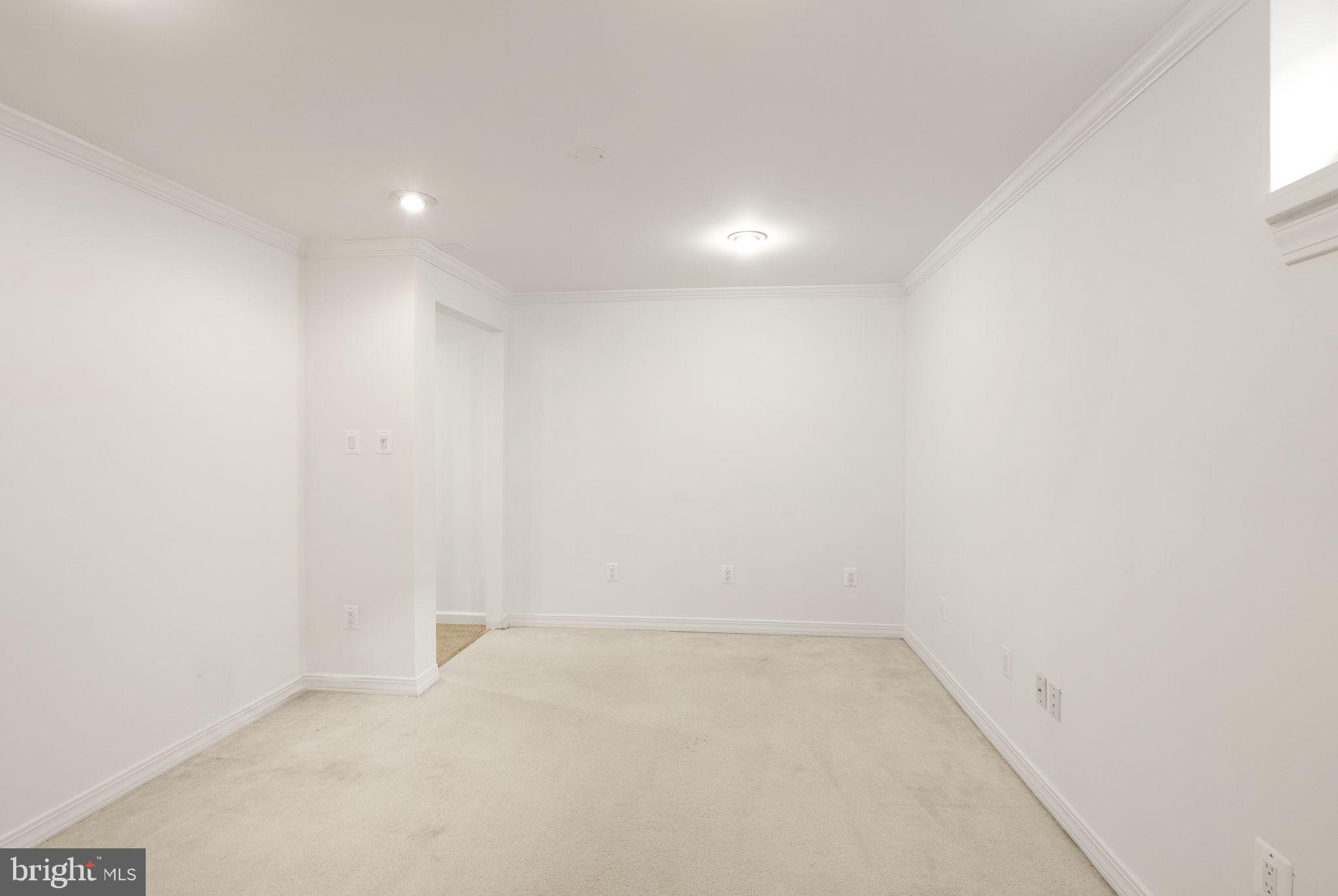 ASHBURN FARM - Residential