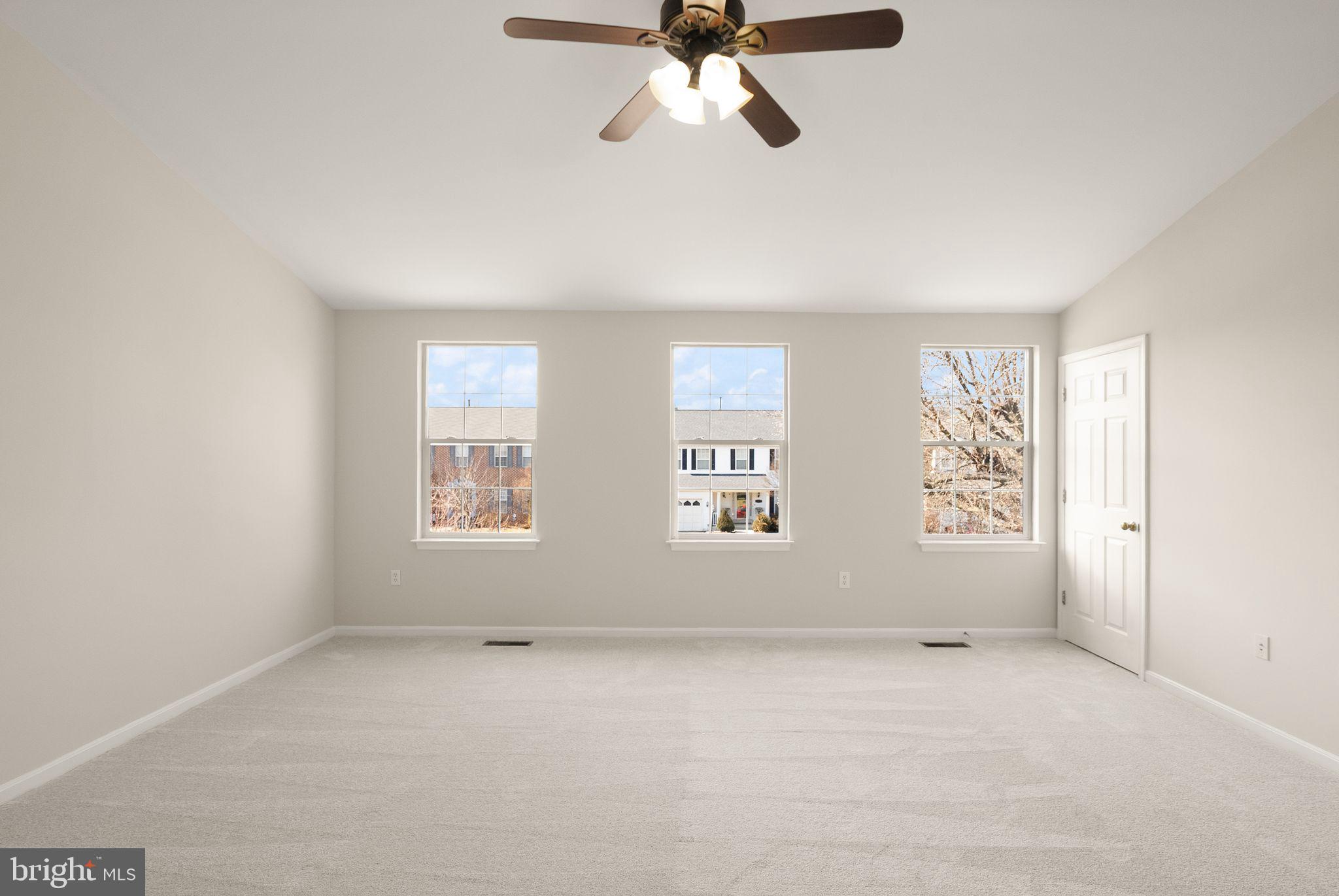 ASHBURN FARM - Residential