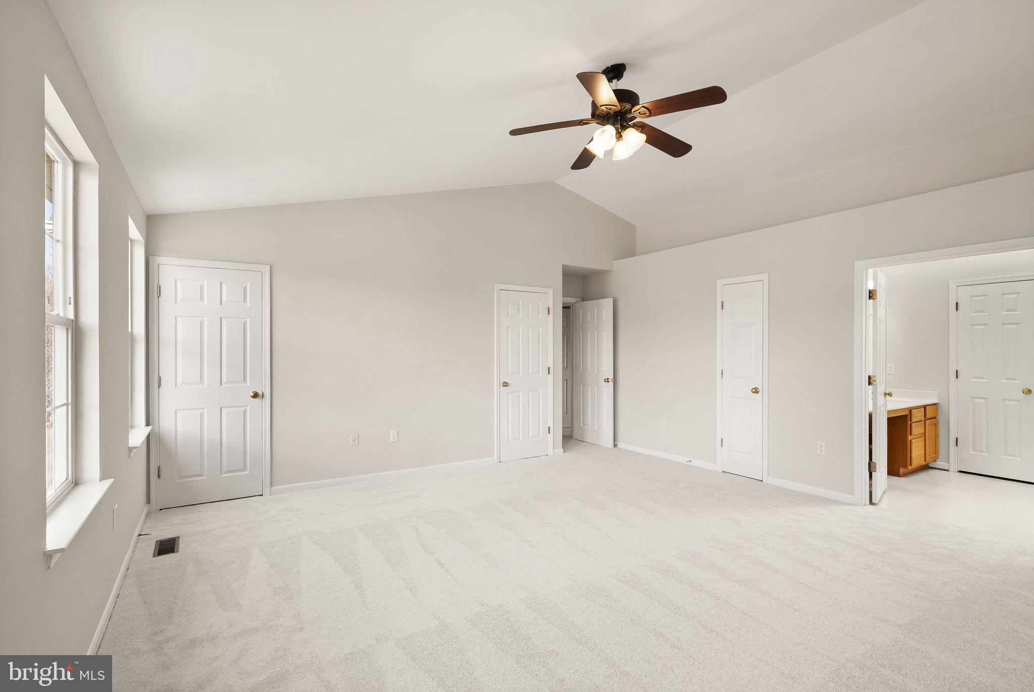 ASHBURN FARM - Residential