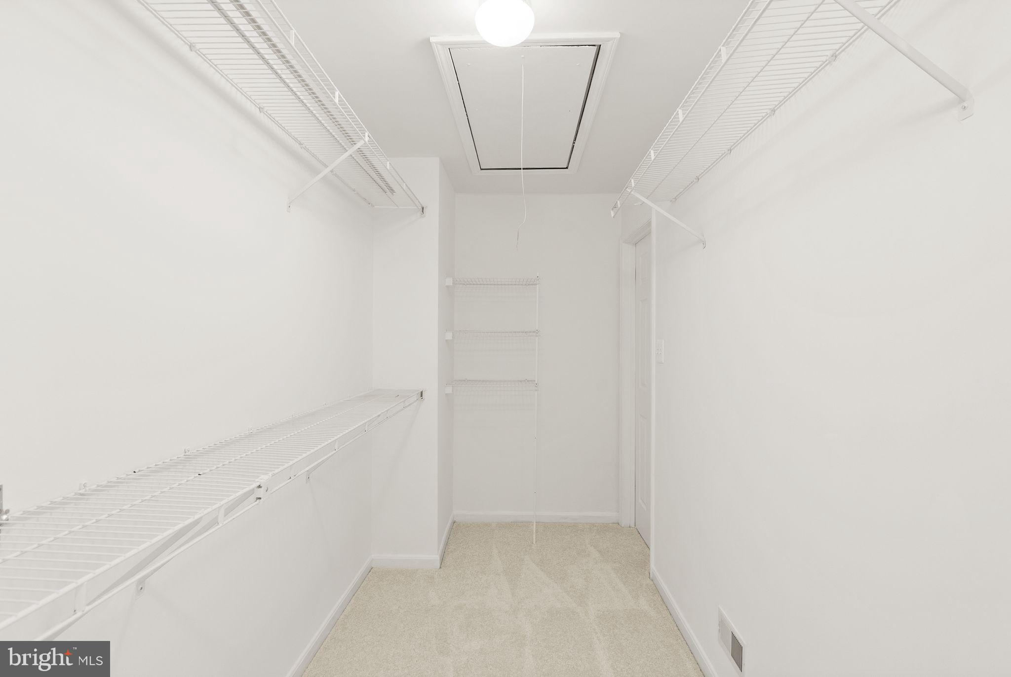 ASHBURN FARM - Residential