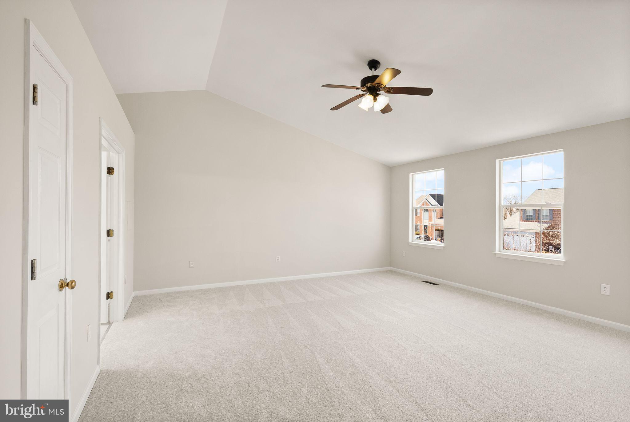 ASHBURN FARM - Residential