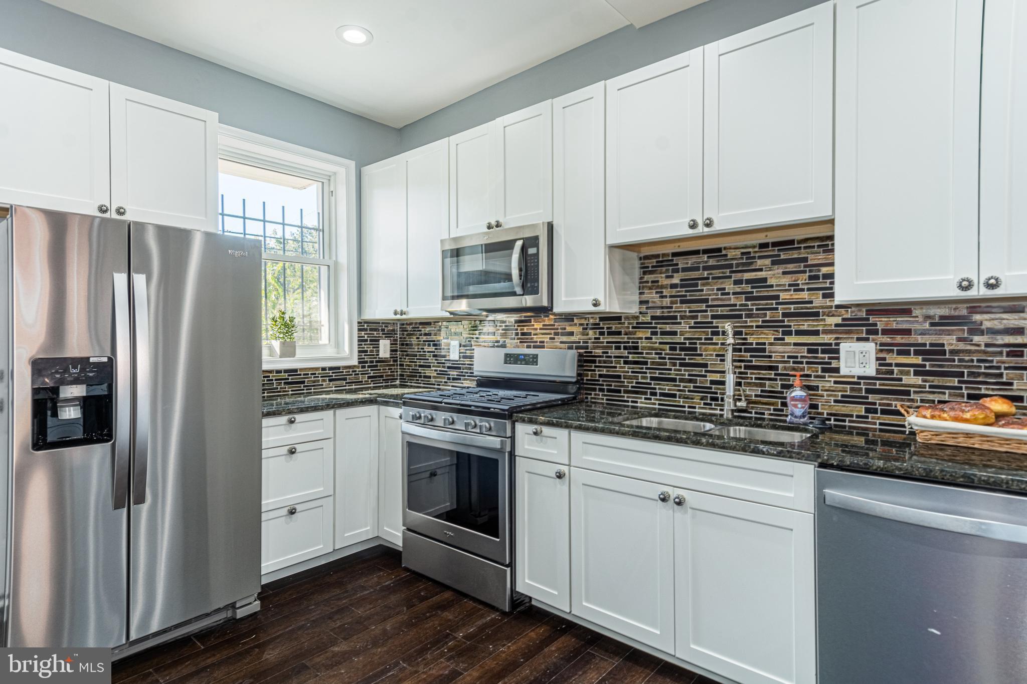 HOLLINS MARKET - Residential