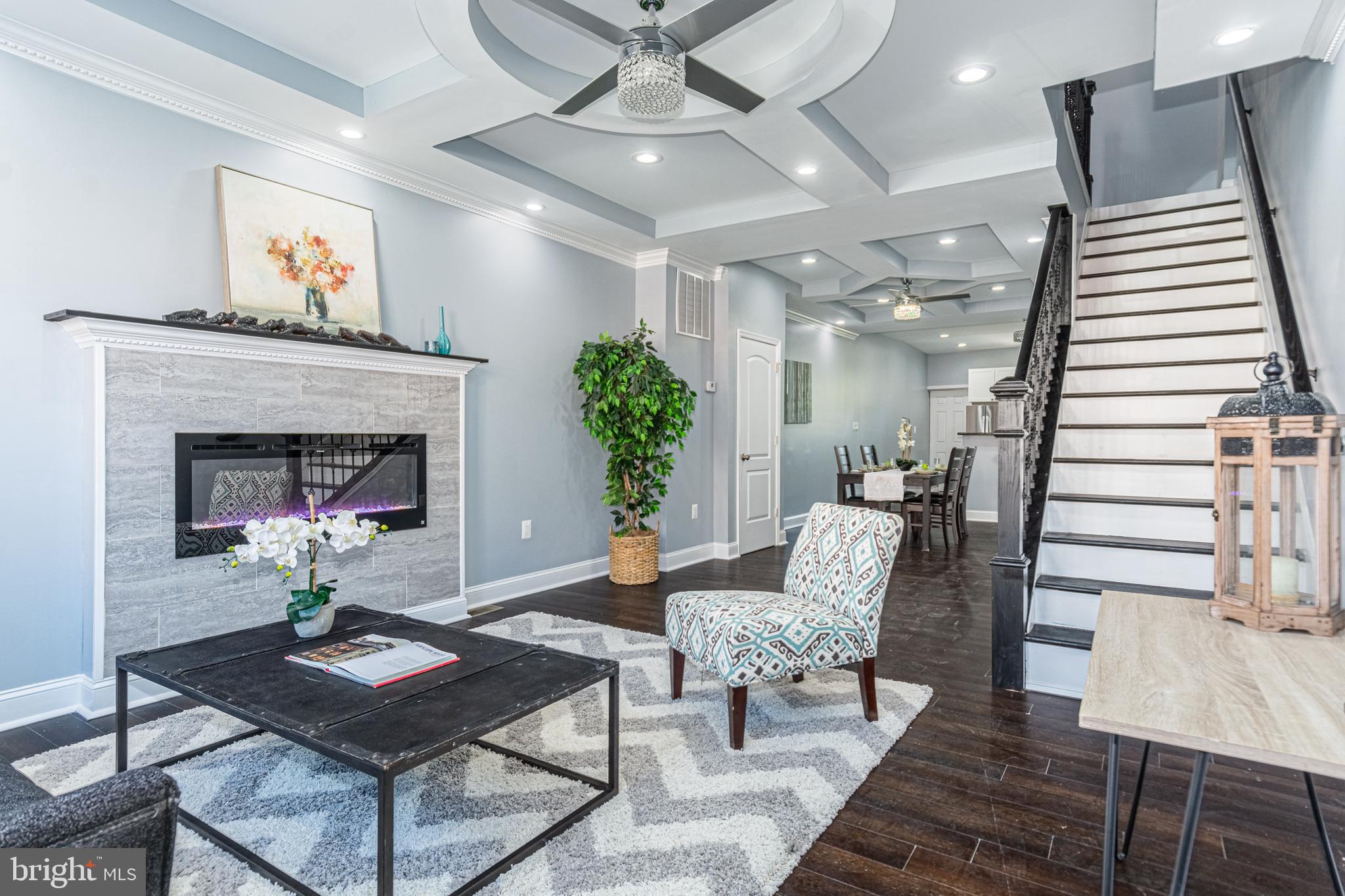 HOLLINS MARKET - Residential