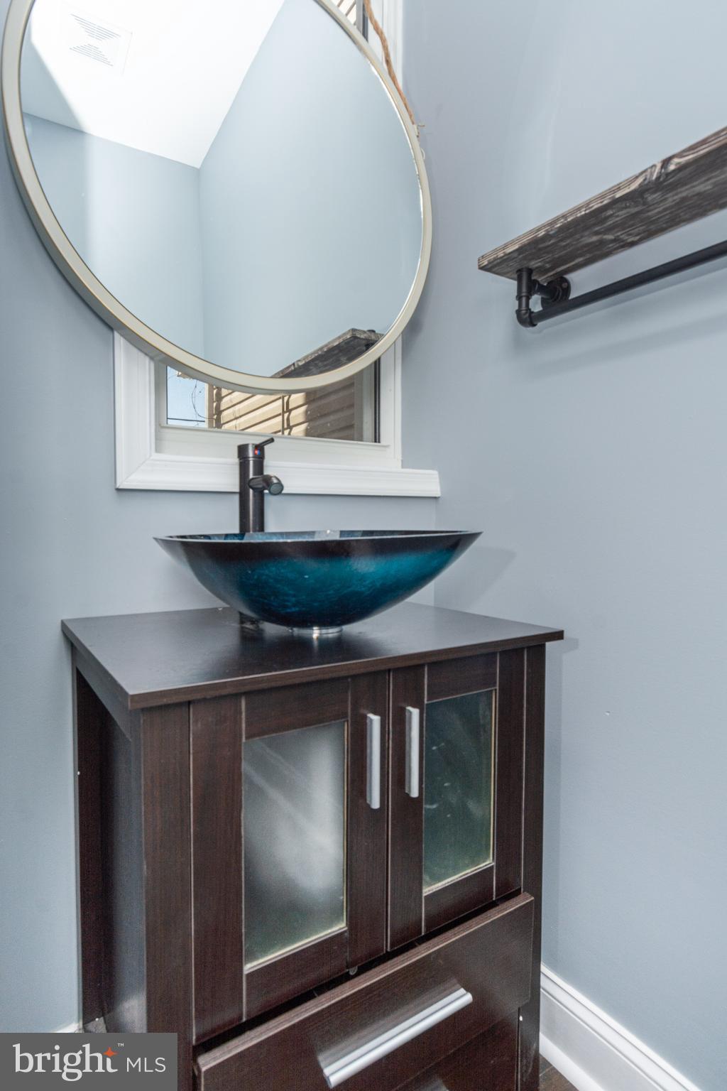 HOLLINS MARKET - Residential