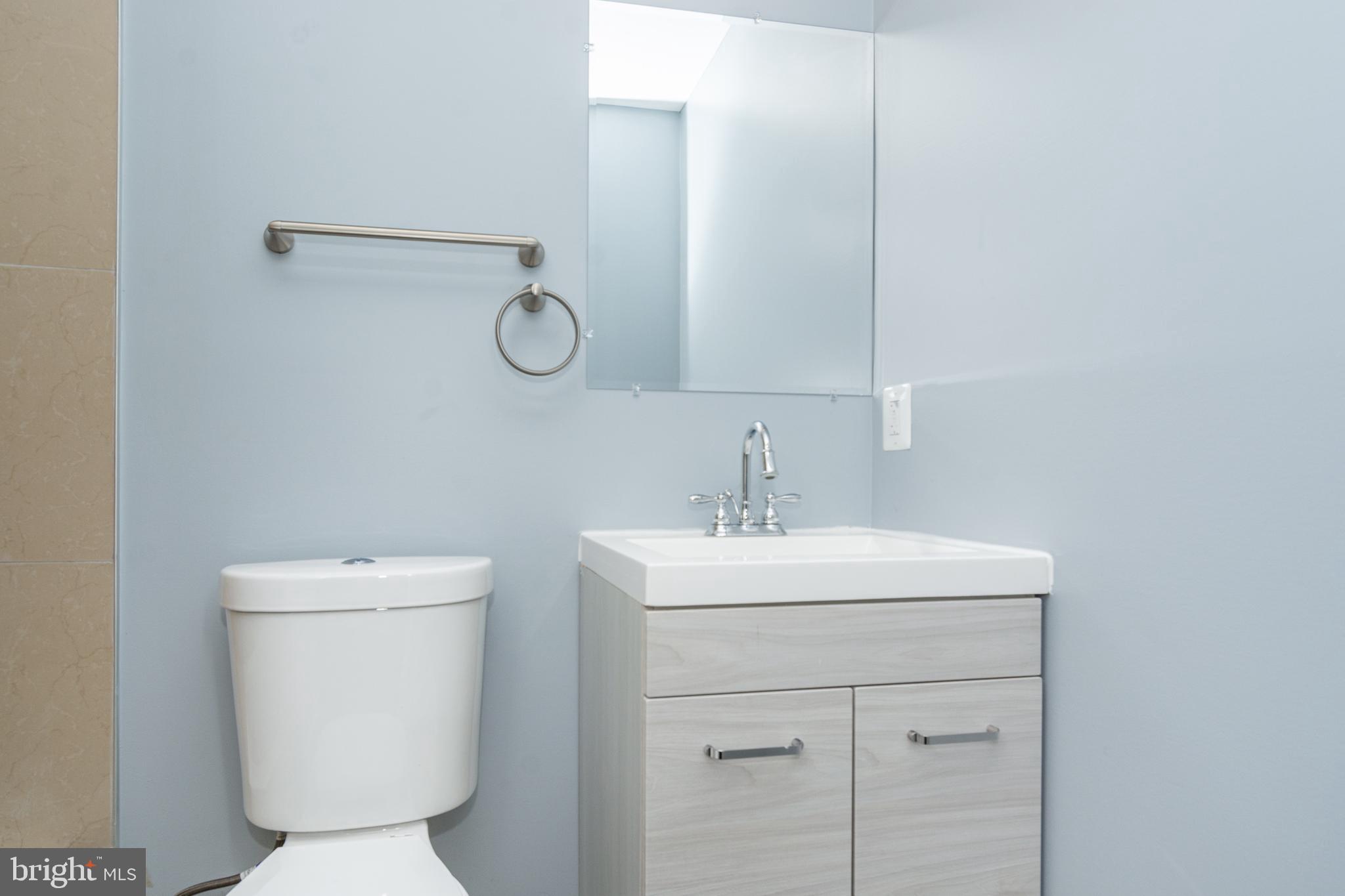 HOLLINS MARKET - Residential