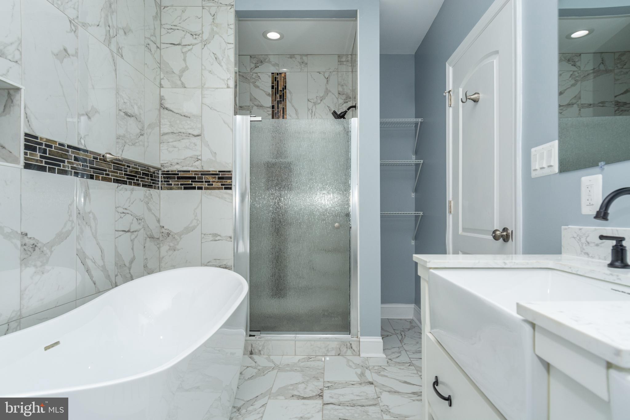 HOLLINS MARKET - Residential