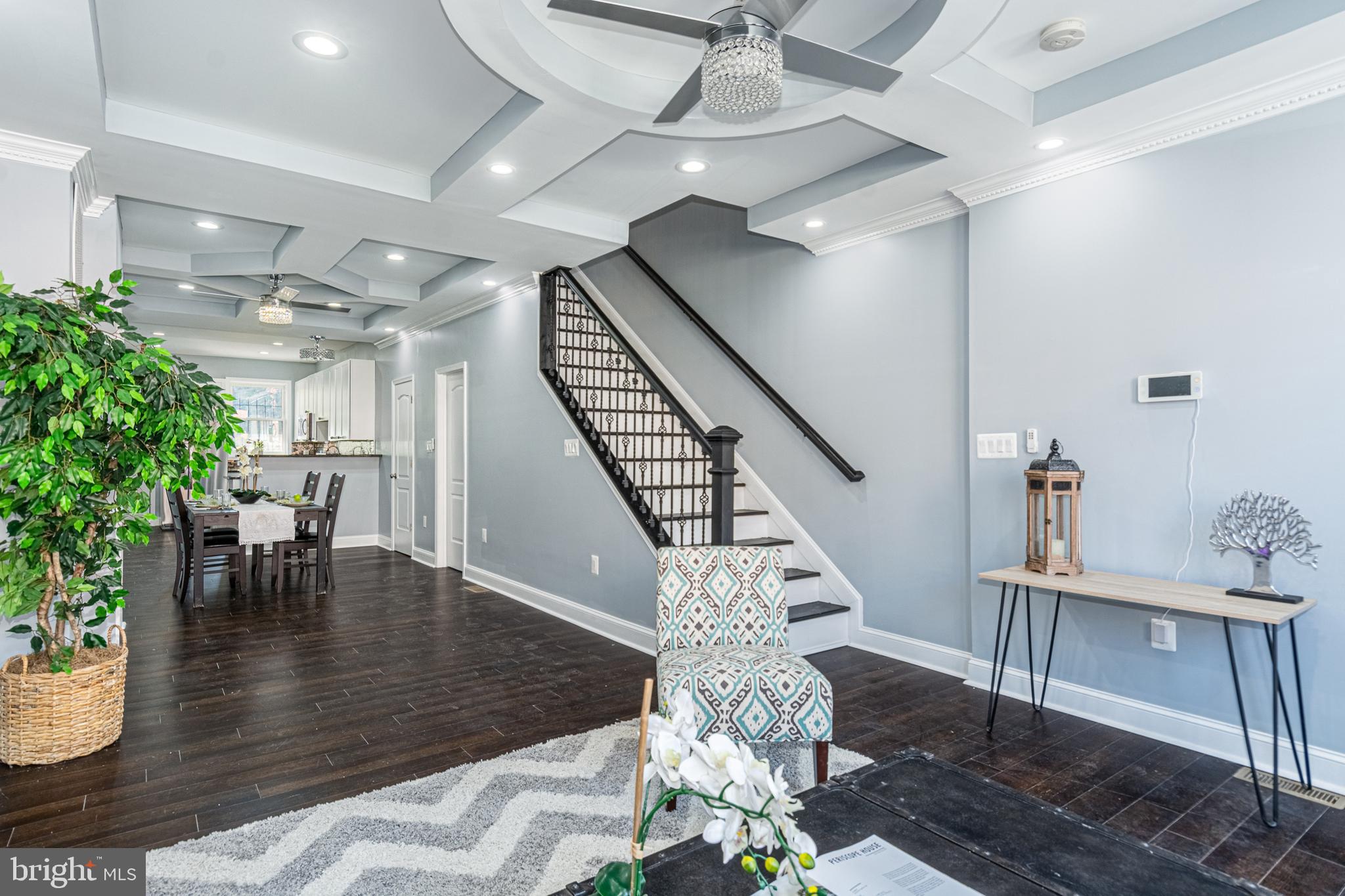 HOLLINS MARKET - Residential