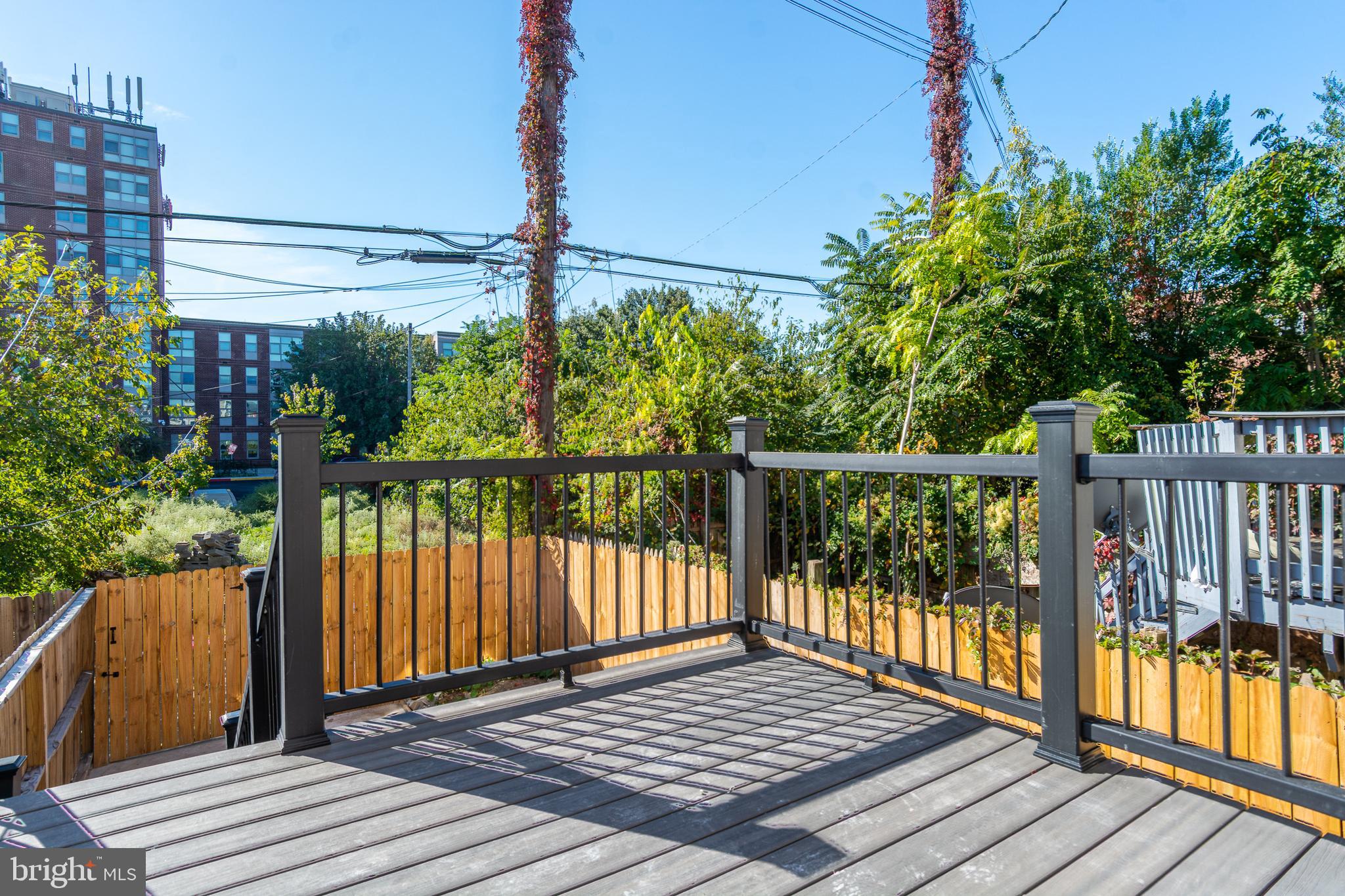 HOLLINS MARKET - Residential