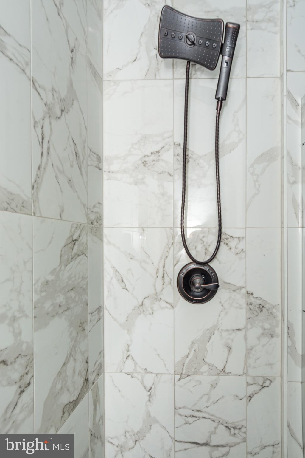 HOLLINS MARKET - Residential