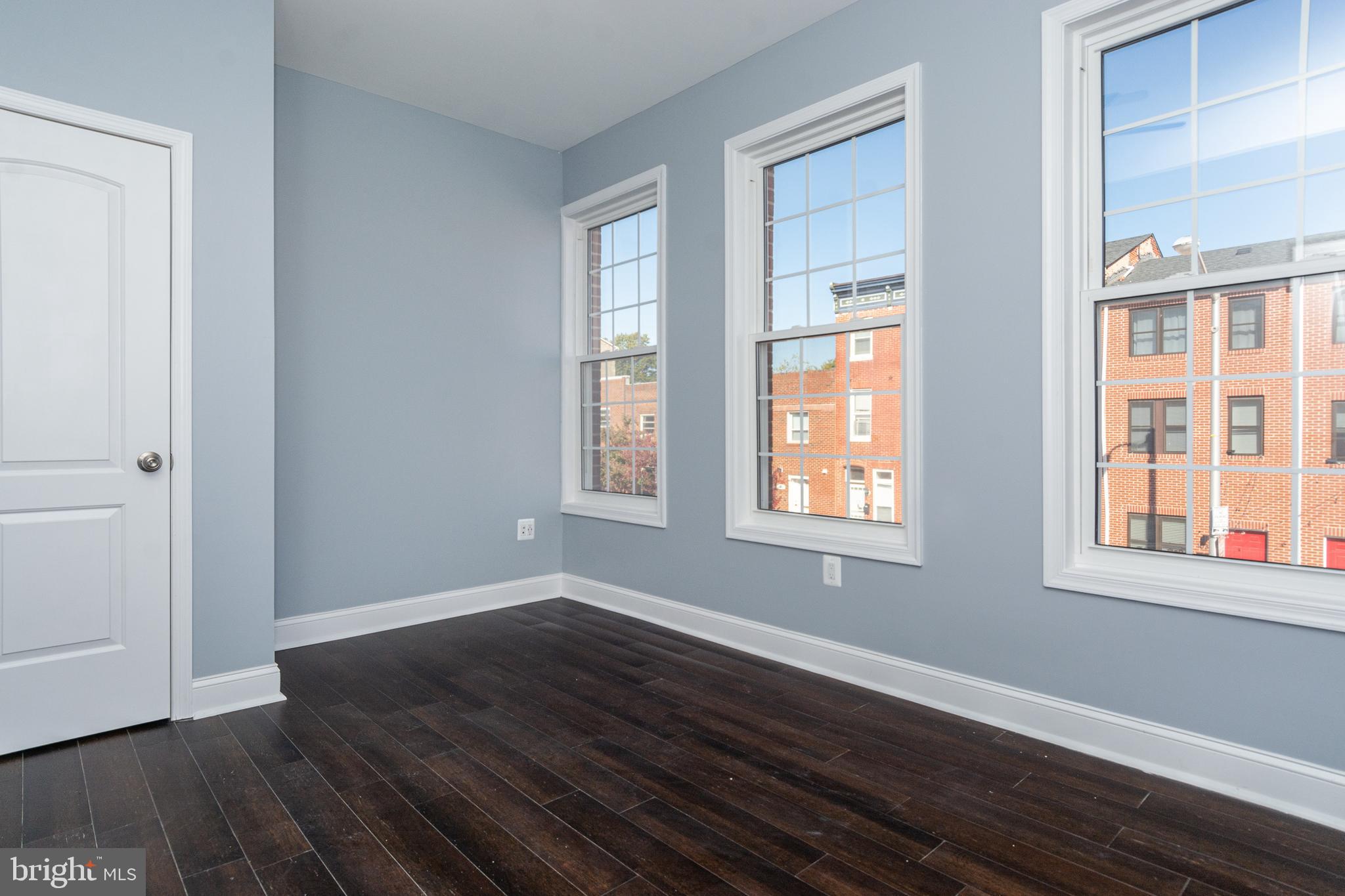 HOLLINS MARKET - Residential