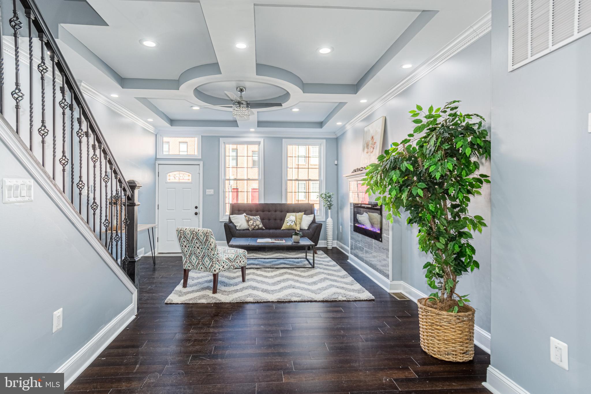 HOLLINS MARKET - Residential