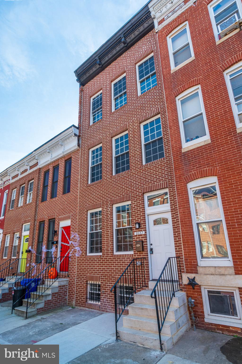 HOLLINS MARKET - Residential