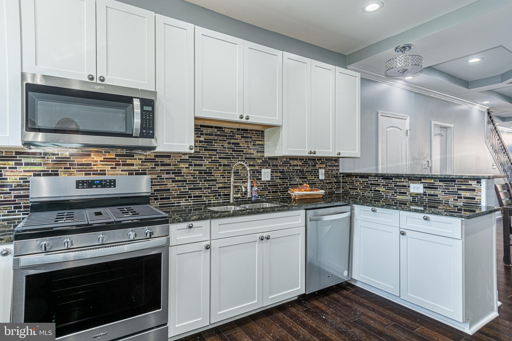 HOLLINS MARKET - Residential