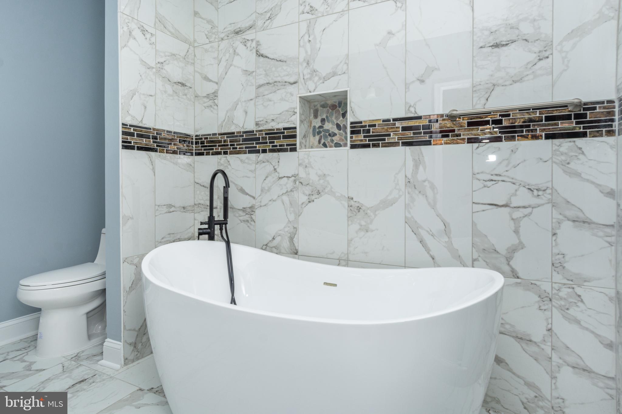 HOLLINS MARKET - Residential