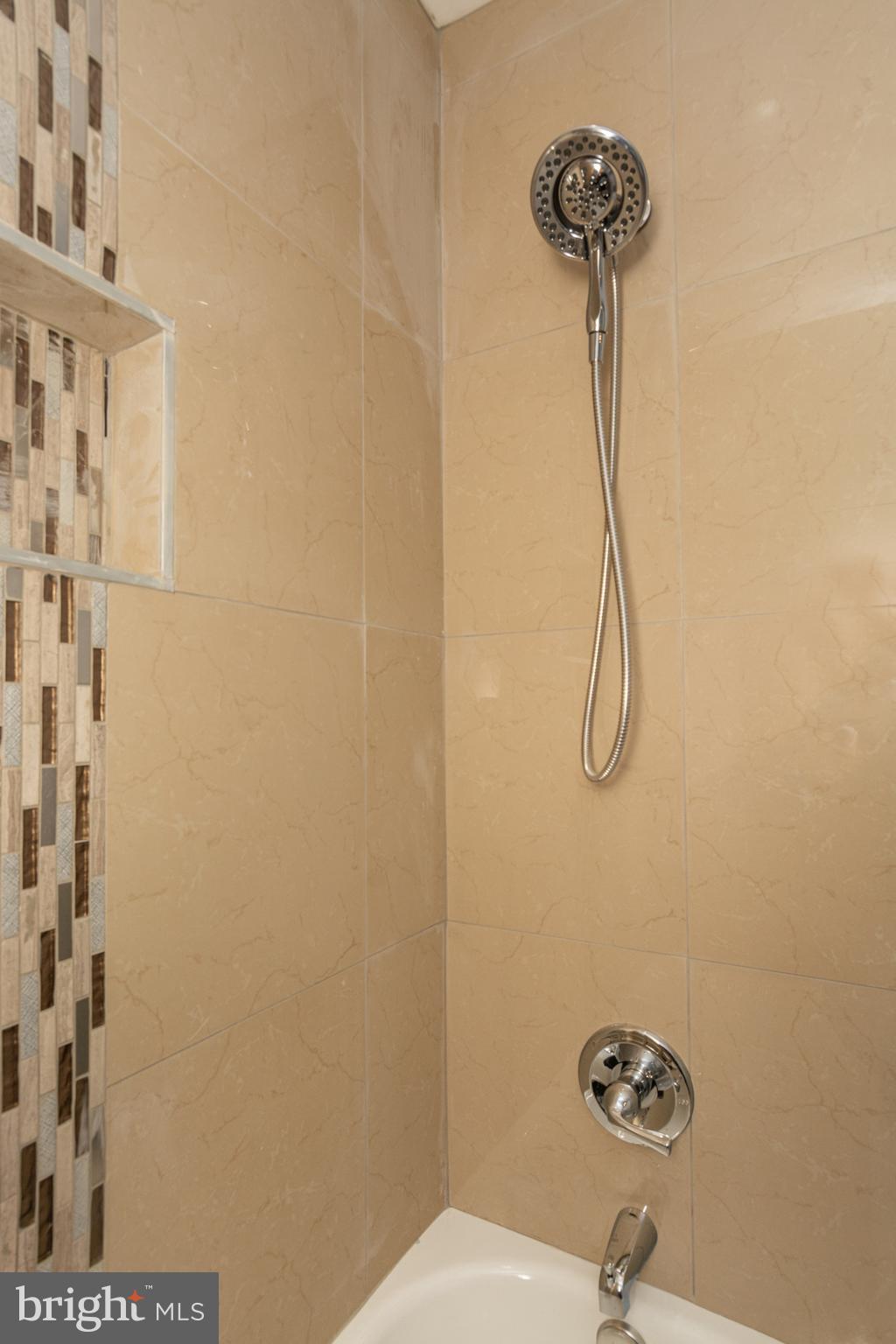 HOLLINS MARKET - Residential