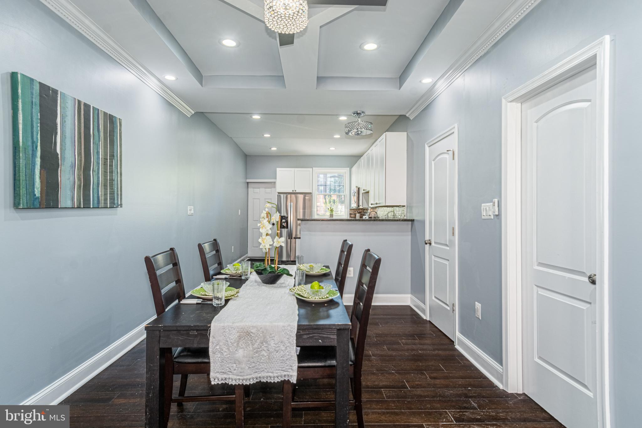 HOLLINS MARKET - Residential