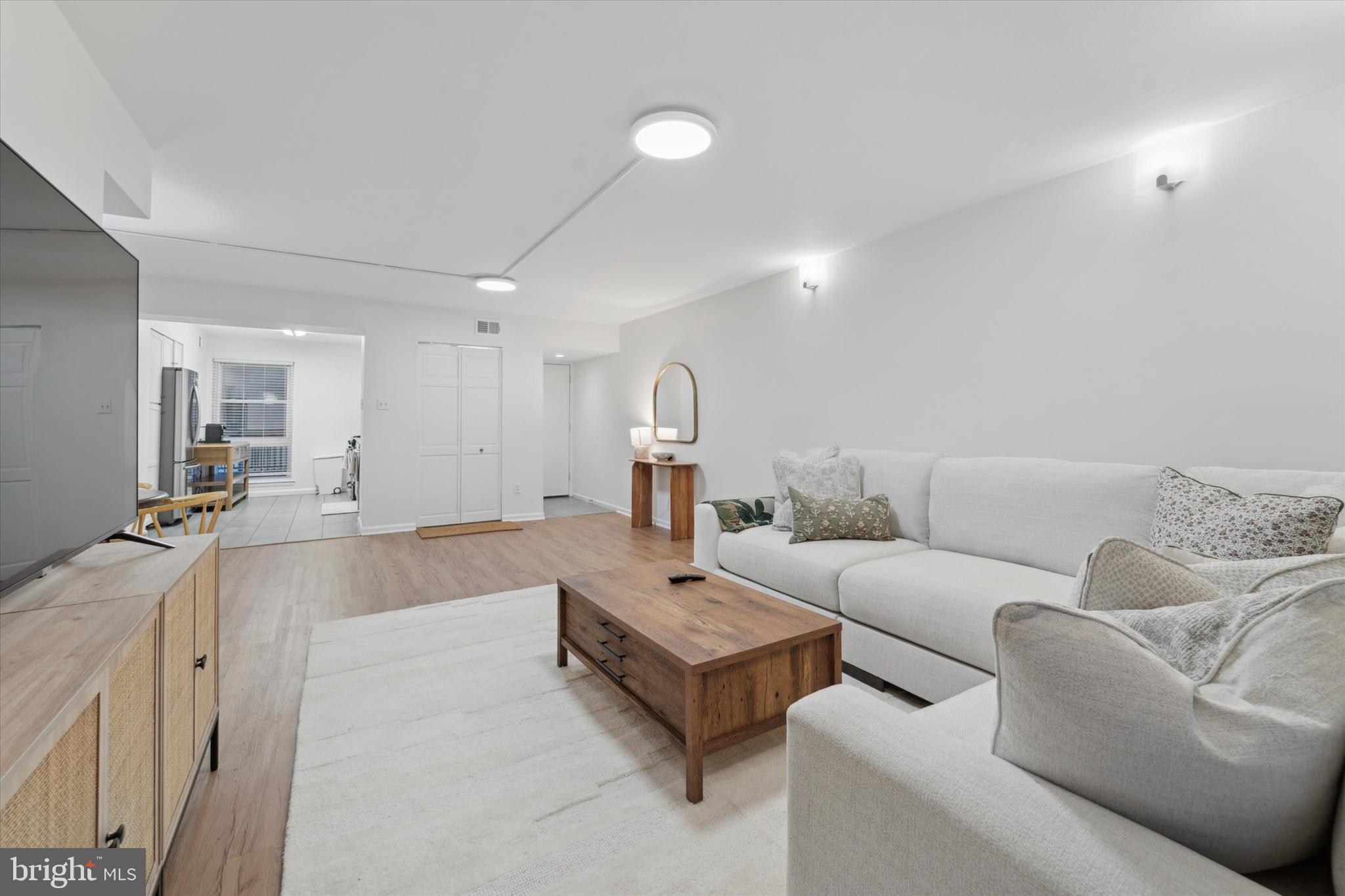 GREEN TREE RUN - Residential Lease