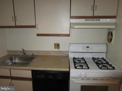 MC LEAN CHASE - Residential Lease