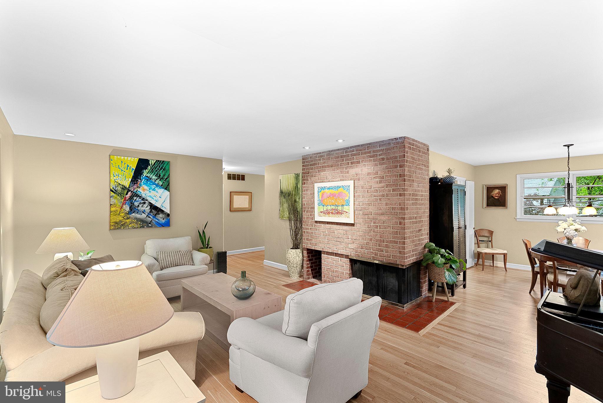 3608 WHISPERING LANE