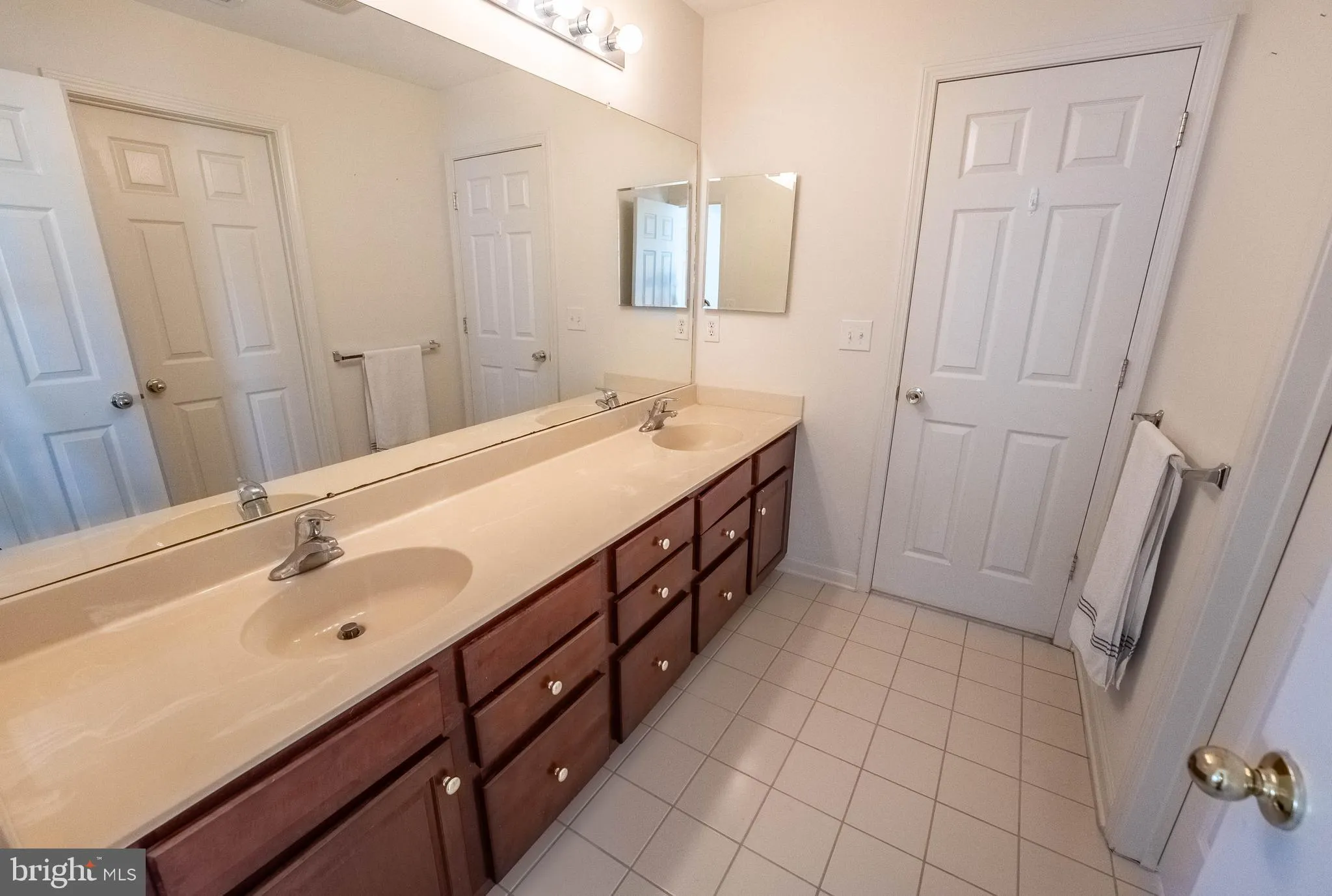 Franklinville, New Jersey 08322, United States, 4 Bedrooms Bedrooms, ,5 BathroomsBathrooms,Residential,Active,151769