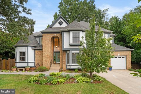 9462 WOODED GLEN AVENUE BURKE VA 22015