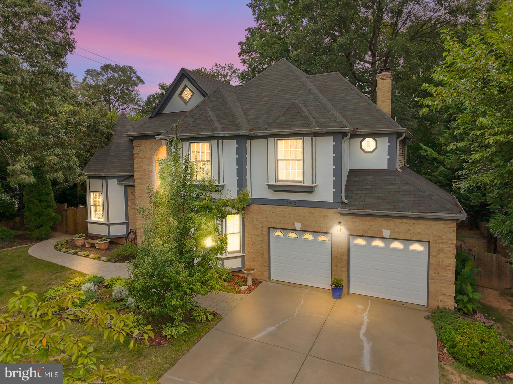 9462 WOODED GLEN AVENUE