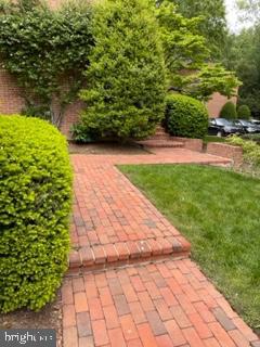 WESTBARD MEWS - Residential Lease