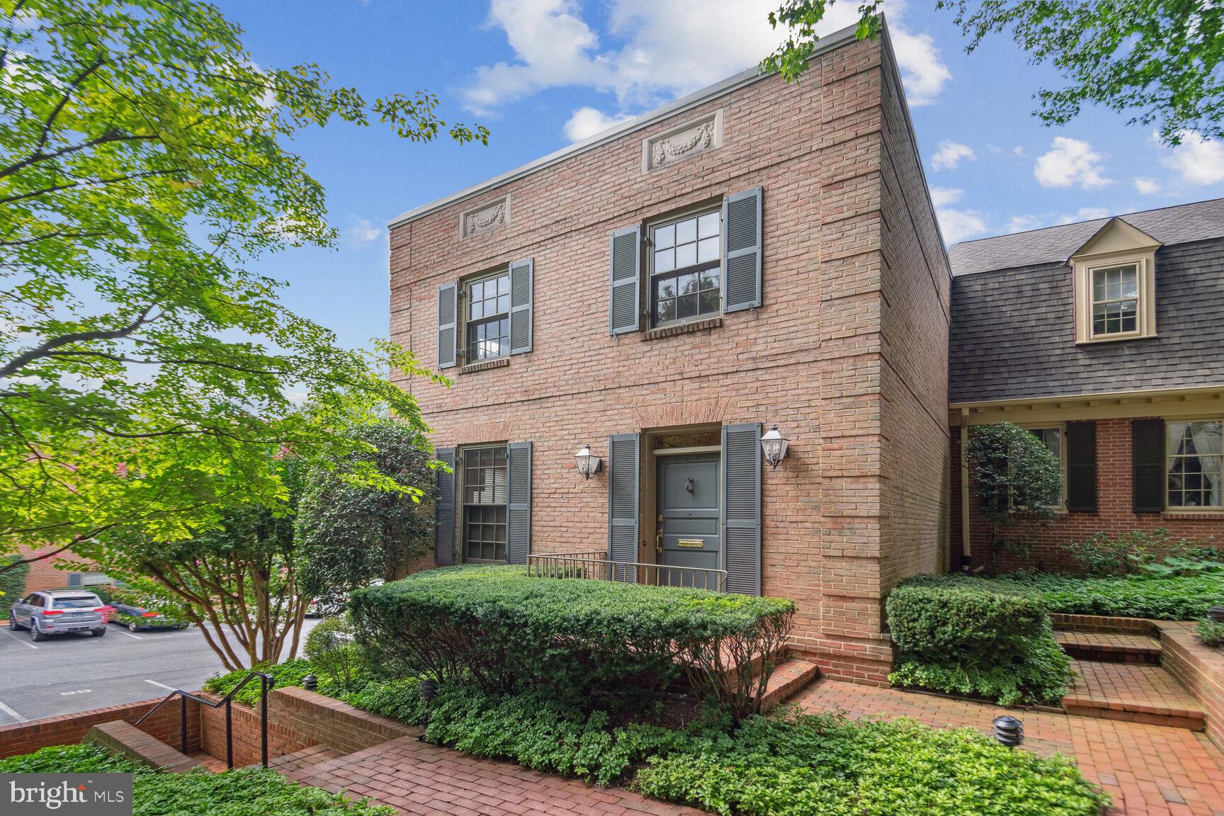 WESTBARD MEWS - Residential Lease