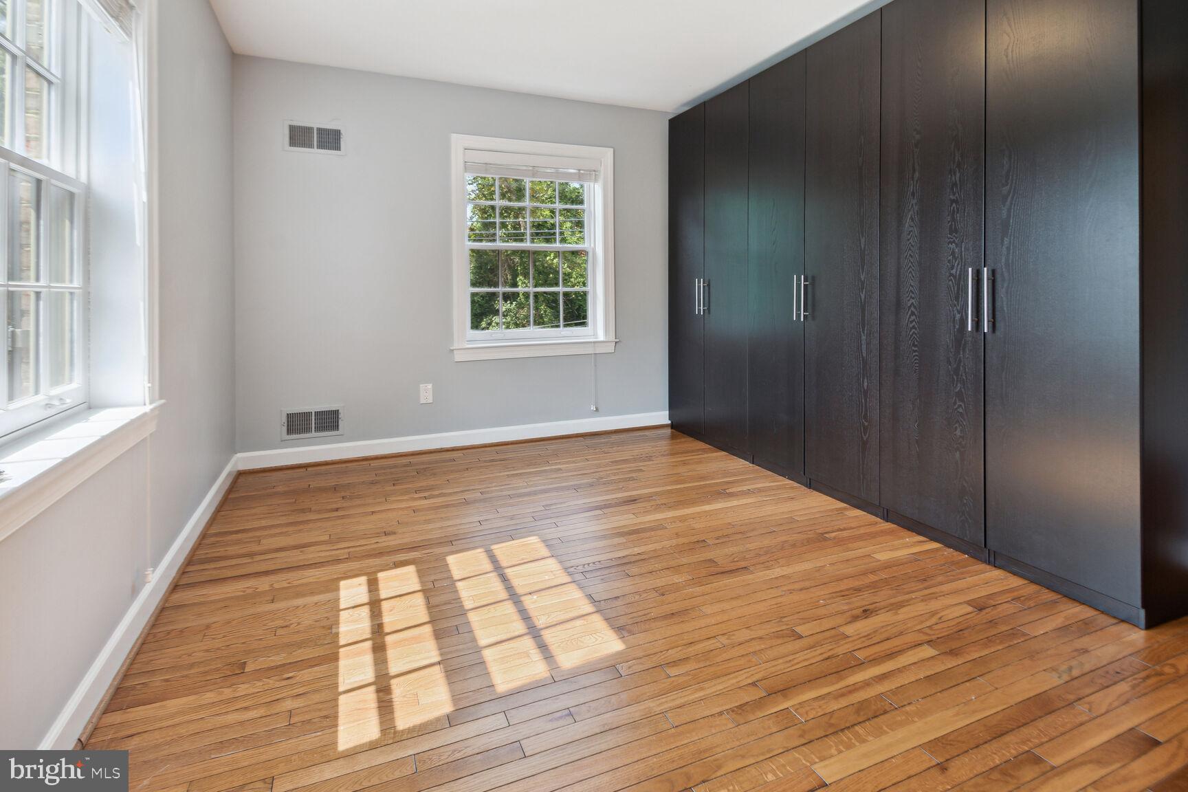 WESTBARD MEWS - Residential Lease