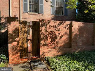 WESTBARD MEWS - Residential Lease