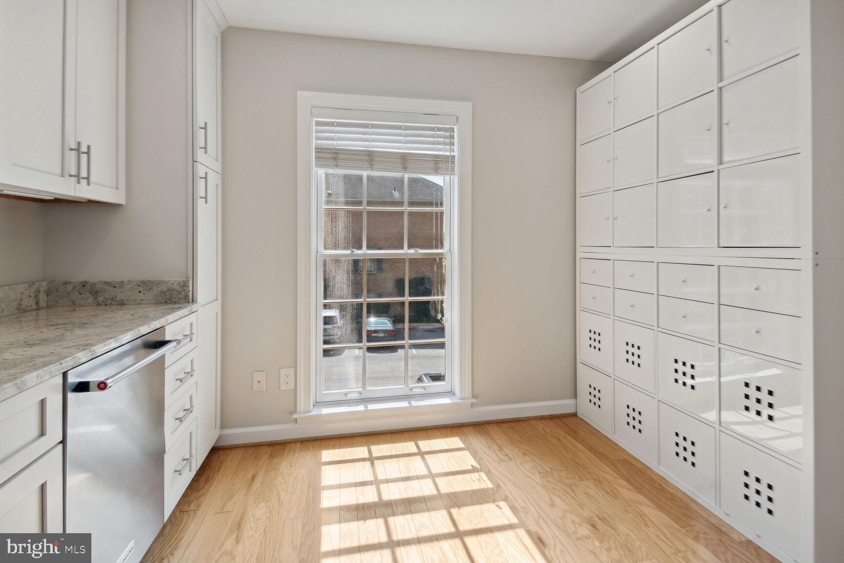 WESTBARD MEWS - Residential Lease