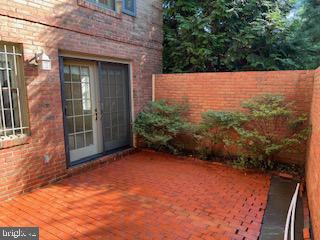 WESTBARD MEWS - Residential Lease