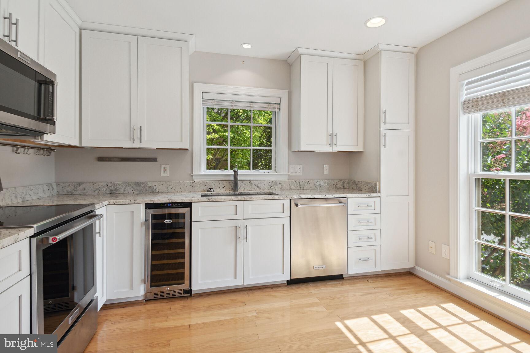 WESTBARD MEWS - Residential Lease