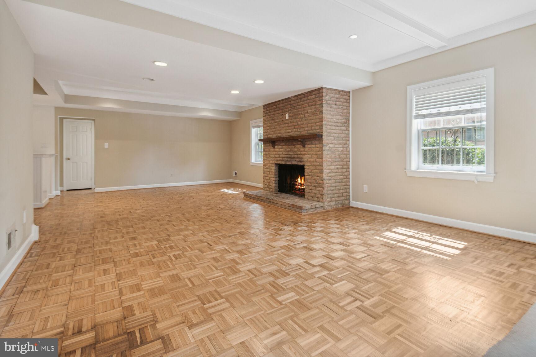 WESTBARD MEWS - Residential Lease