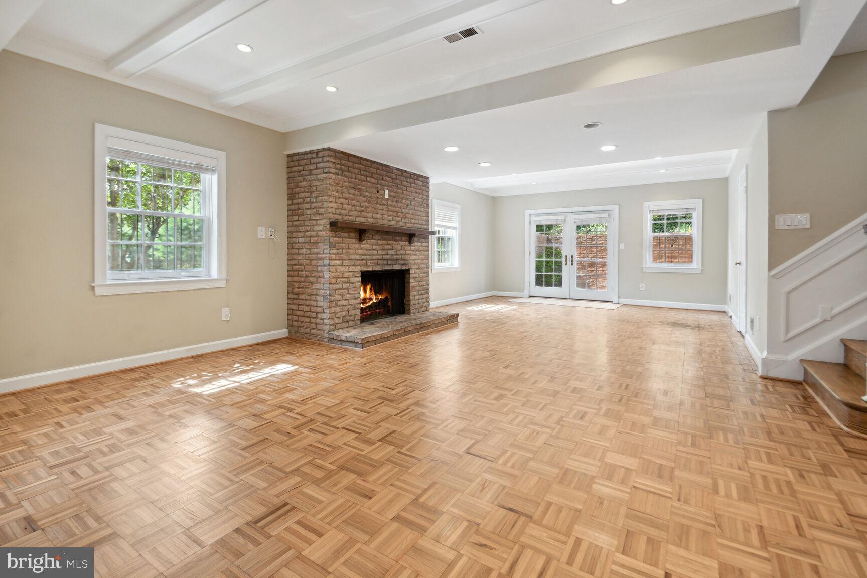 WESTBARD MEWS - Residential Lease